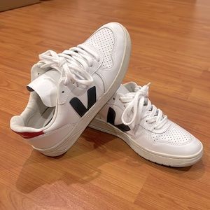 Veja V-10 Trainer (blue/red)- EU36, US5